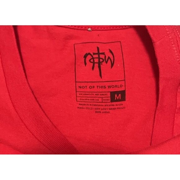 Ntw Not of this world t Shirt TREMBLES medium - Picture 2 of 4